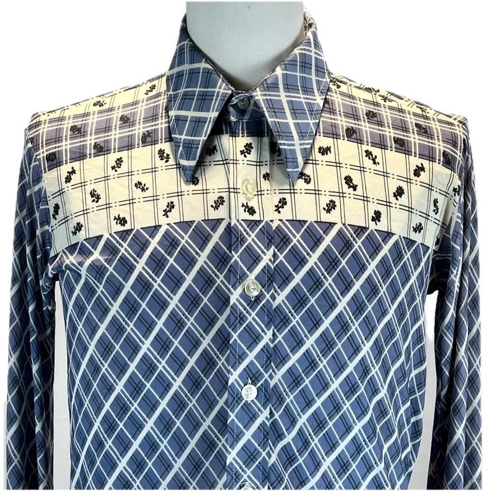 VINTAGE 70s disco men’s button down slick shirt pointed dagger collar silky blue